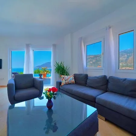 With Sea View And Pool Hans וילה