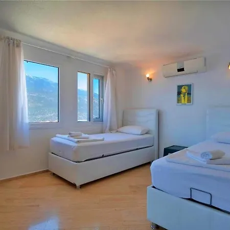 With Sea View And Pool Hans