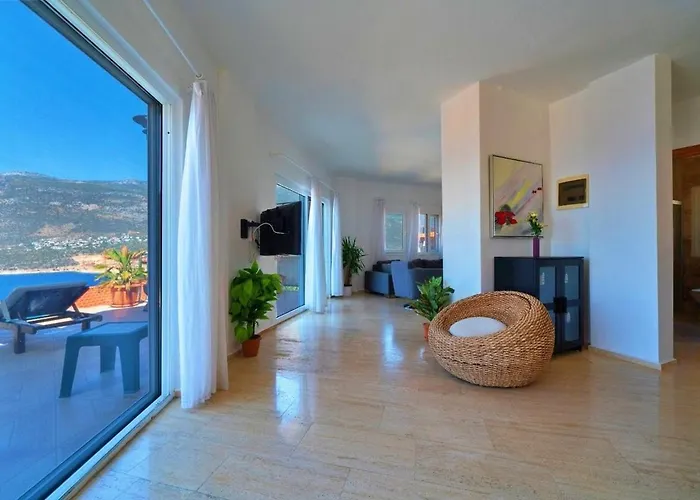 With Sea View And Pool Hans Villa *